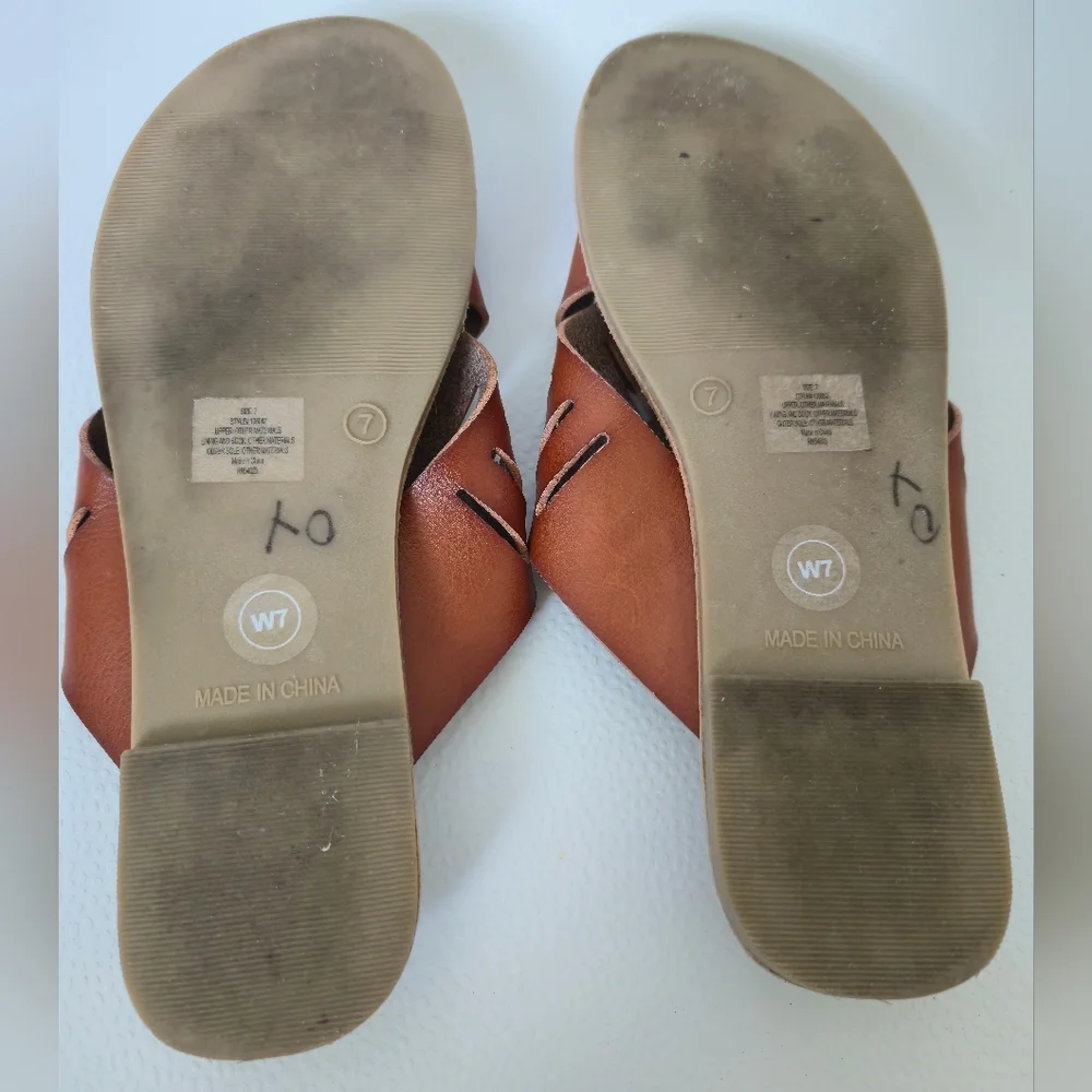 GAP Brown Sandals Criss-Cross Design Slip-On - Picture 6 of 10